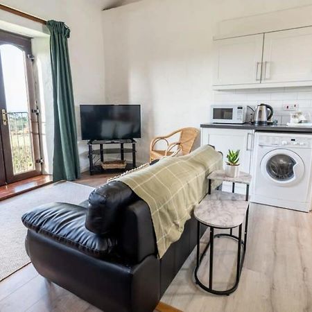 Lovely 2 Bedroom Coastal Cottage Near Буде Экстерьер фото