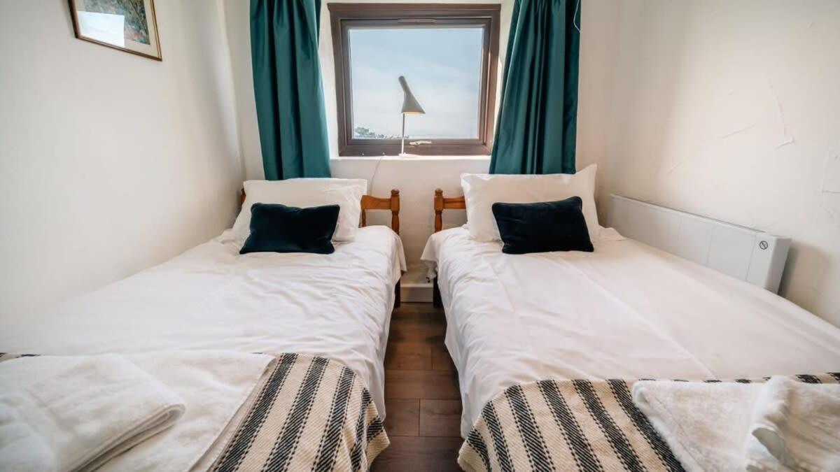 Lovely 2 Bedroom Coastal Cottage Near Буде Экстерьер фото